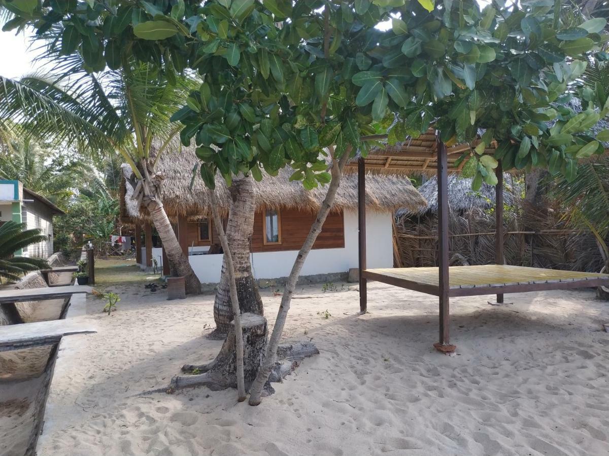 Bungalow Karimunjawa Eksteriør bilde